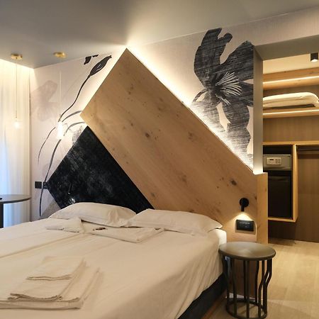 מואנה Flos Hotel מראה חיצוני תמונה