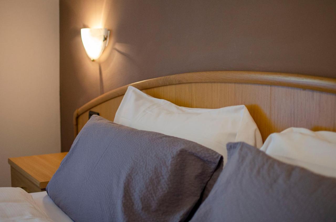 מואנה Flos Hotel מראה חיצוני תמונה