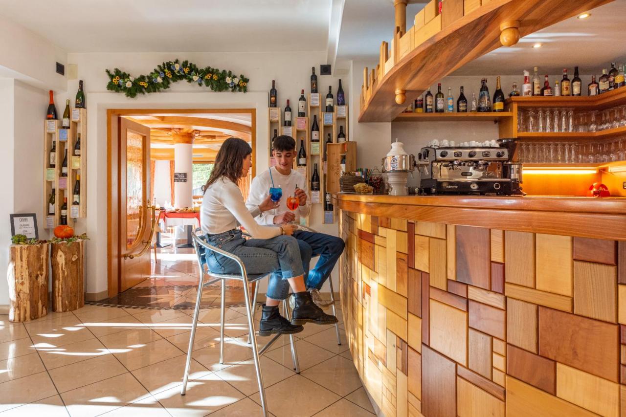 מואנה Flos Hotel מראה חיצוני תמונה