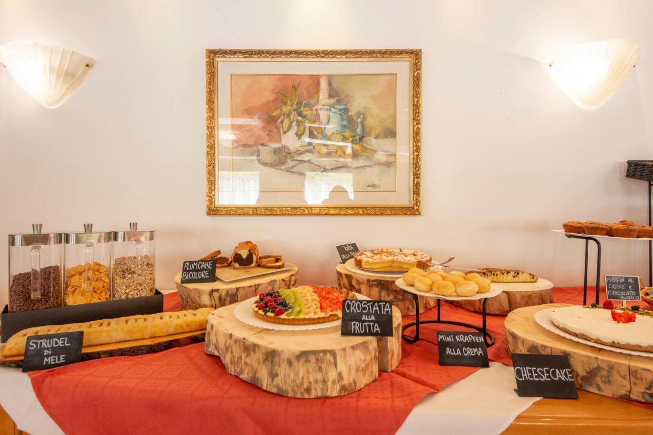 מואנה Flos Hotel מראה חיצוני תמונה