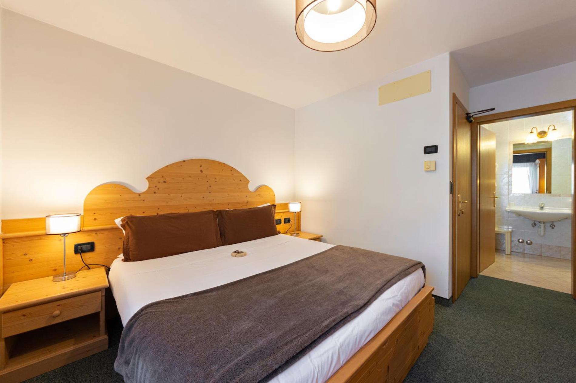 מואנה Flos Hotel מראה חיצוני תמונה