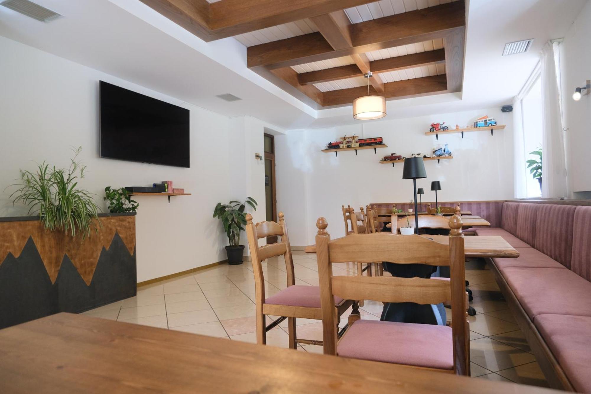 מואנה Flos Hotel מראה חיצוני תמונה